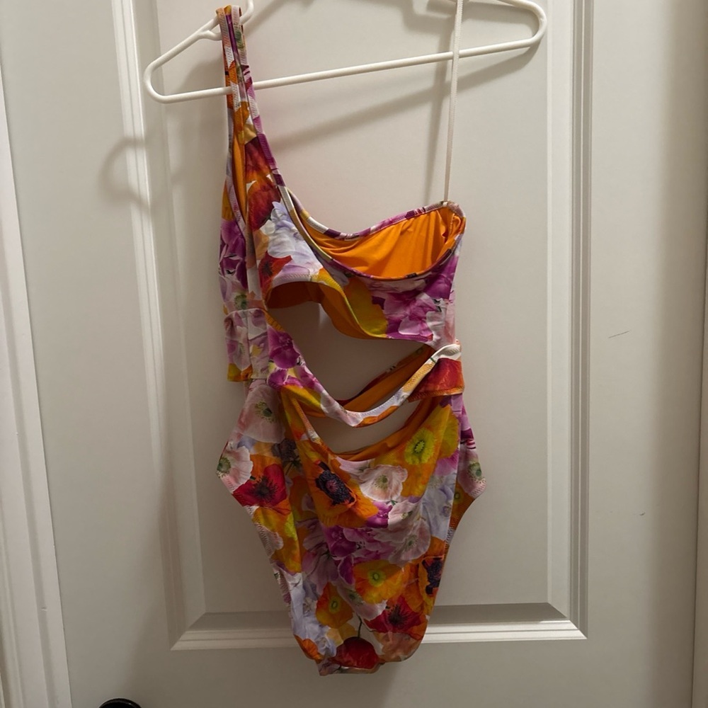 Aerie Swimsuit Size Medium One Piece Hi Cut Cutout Floral One Shoulder Padded - Picture 7 of 8